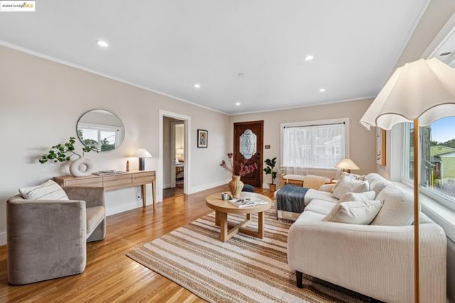 4125 Kuhnle Ave, Oakland, CA 94605