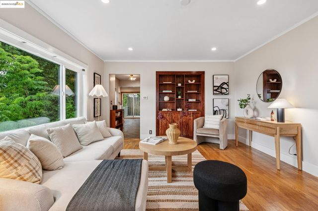 4125 Kuhnle Ave, Oakland, CA 94605