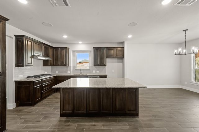 633 Ole Opry Drive, Burleson, TX 76028