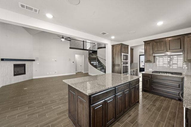 633 Ole Opry Drive, Burleson, TX 76028