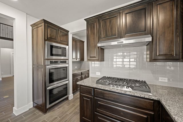 633 Ole Opry Drive, Burleson, TX 76028