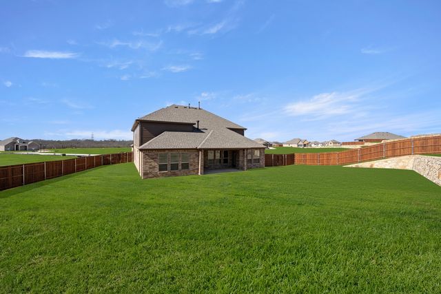 633 Ole Opry Drive, Burleson, TX 76028