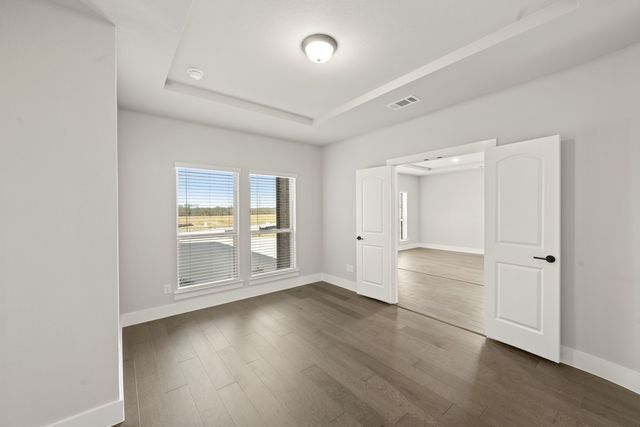 633 Ole Opry Drive, Burleson, TX 76028