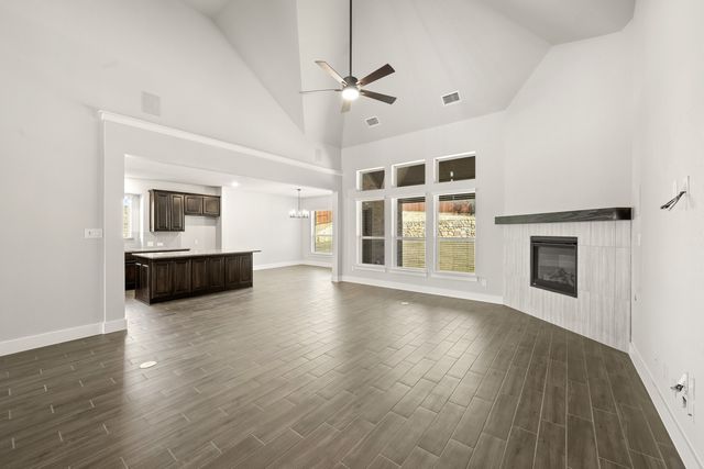 633 Ole Opry Drive, Burleson, TX 76028