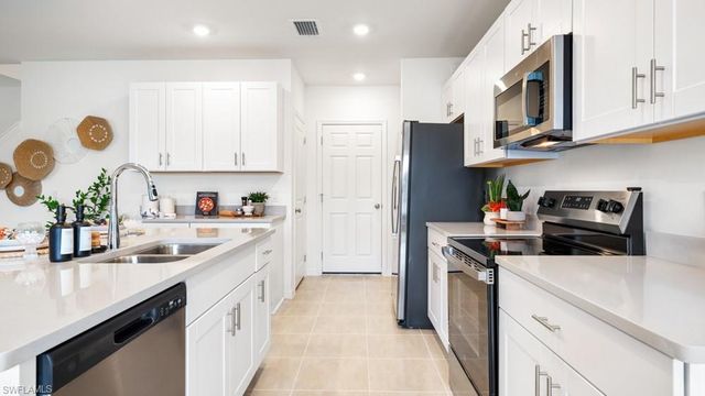 6523 Equinox LN, North Fort Myers, FL 33917