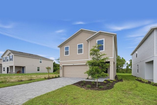 6523 Equinox LN, North Fort Myers, FL 33917