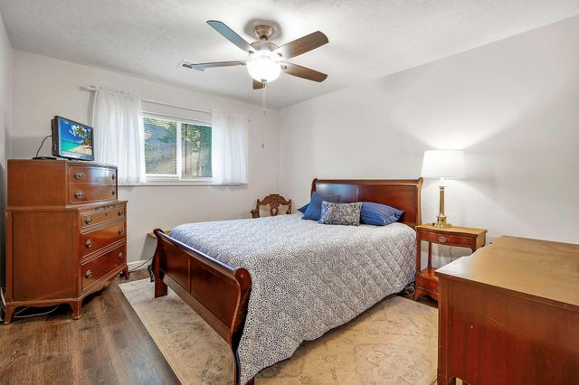 403 E Lake Drive, Livingston, TX 77351