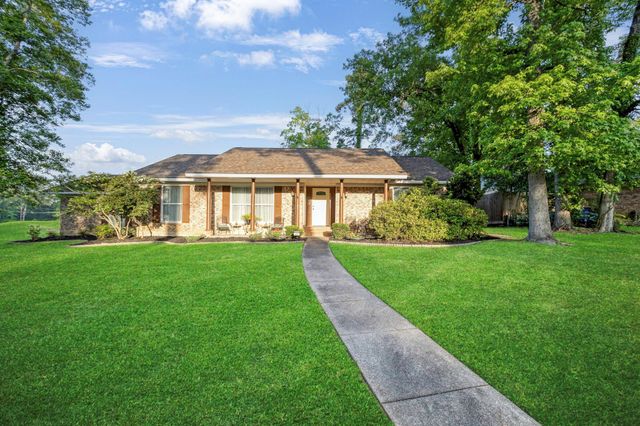 403 E Lake Drive, Livingston, TX 77351