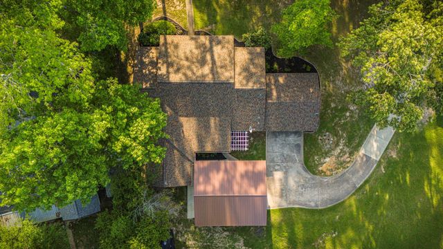 403 E Lake Drive, Livingston, TX 77351