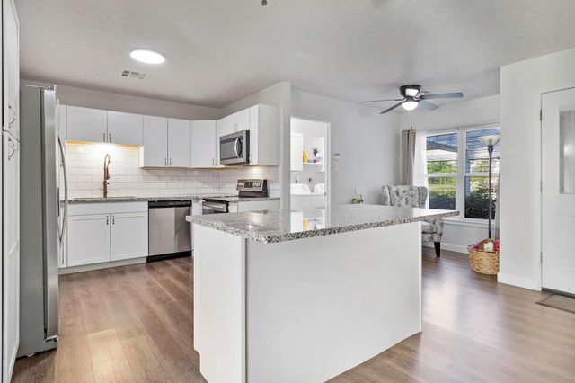 403 E Lake Drive, Livingston, TX 77351