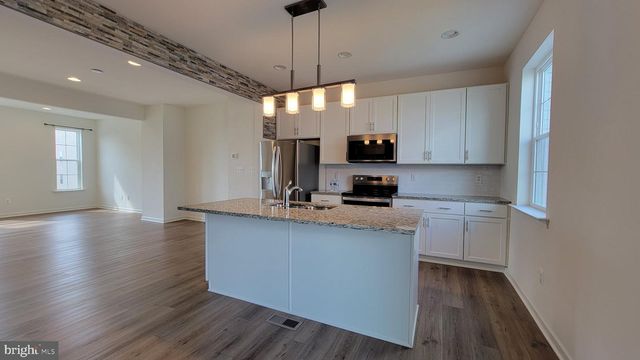 39 STAFFORD PL, Falling Waters, WV 25419