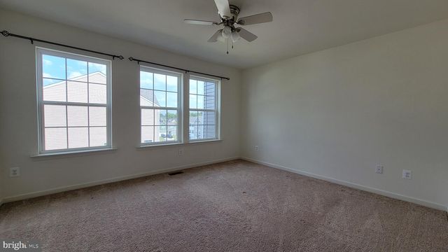 39 STAFFORD PL, Falling Waters, WV 25419
