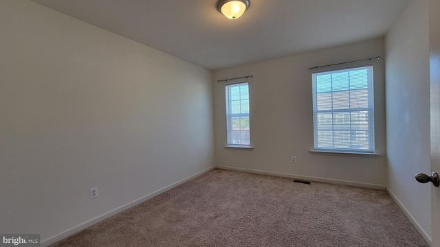 39 STAFFORD PL, Falling Waters, WV 25419