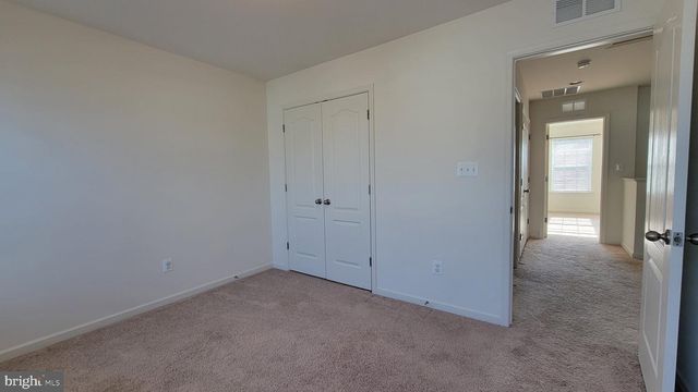 39 STAFFORD PL, Falling Waters, WV 25419