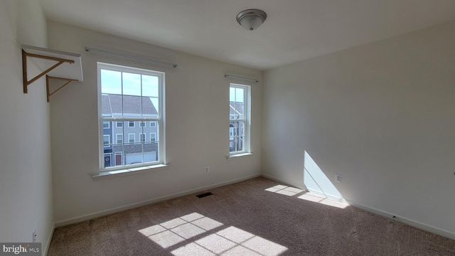 39 STAFFORD PL, Falling Waters, WV 25419