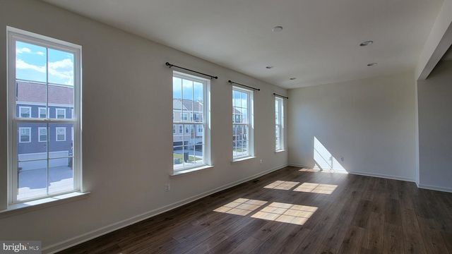 39 STAFFORD PL, Falling Waters, WV 25419