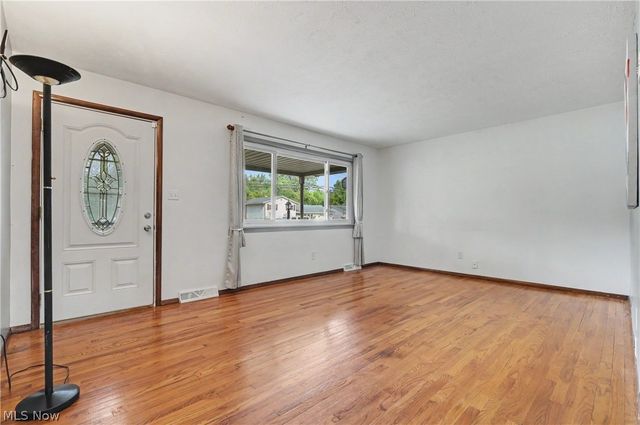 839 Sheffield Road, Sheffield Lake, OH 44054