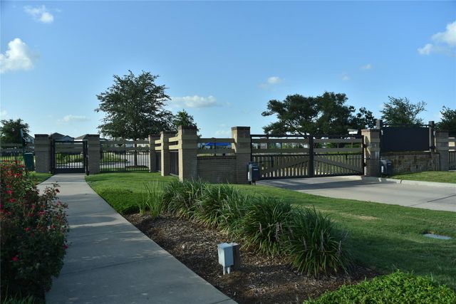 9907 Smokehouse Silo Lane, Houston, TX 77080