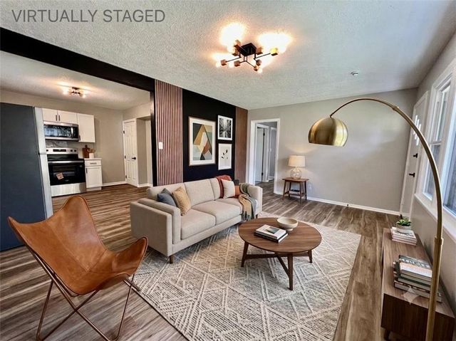 1906 NE 55th Street, Kansas City, MO 64118
