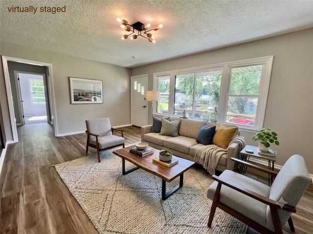1906 NE 55th Street, Kansas City, MO 64118