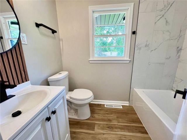 1906 NE 55th Street, Kansas City, MO 64118