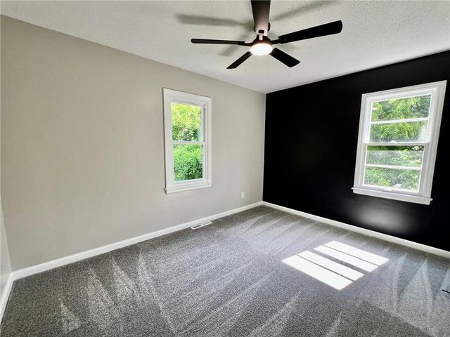 1906 NE 55th Street, Kansas City, MO 64118