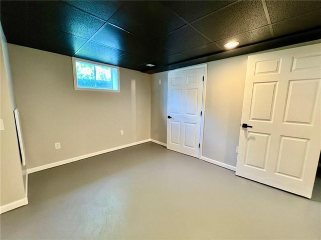 1906 NE 55th Street, Kansas City, MO 64118