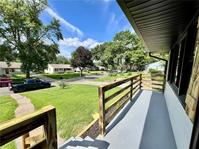1906 NE 55th Street, Kansas City, MO 64118