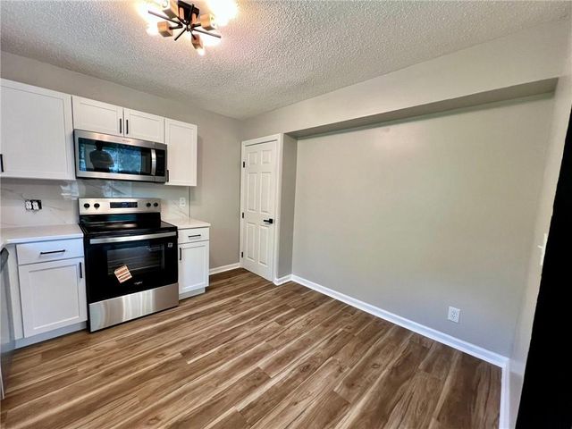 1906 NE 55th Street, Kansas City, MO 64118