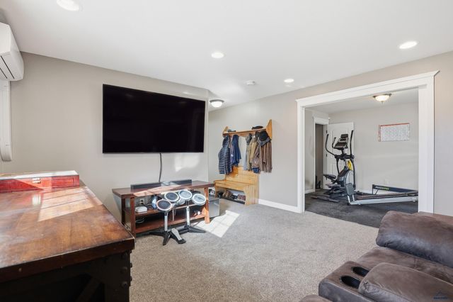 2336 SMITH AVE, Rapid City, SD 57701