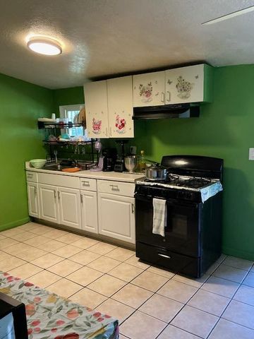 1629 Tonilane, Modesto, CA 95351