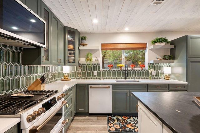 2800 River RD, Wimberley, TX 78676
