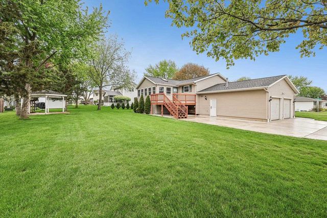 1501 Locust Lane, Prairie Du Sac, WI 53578