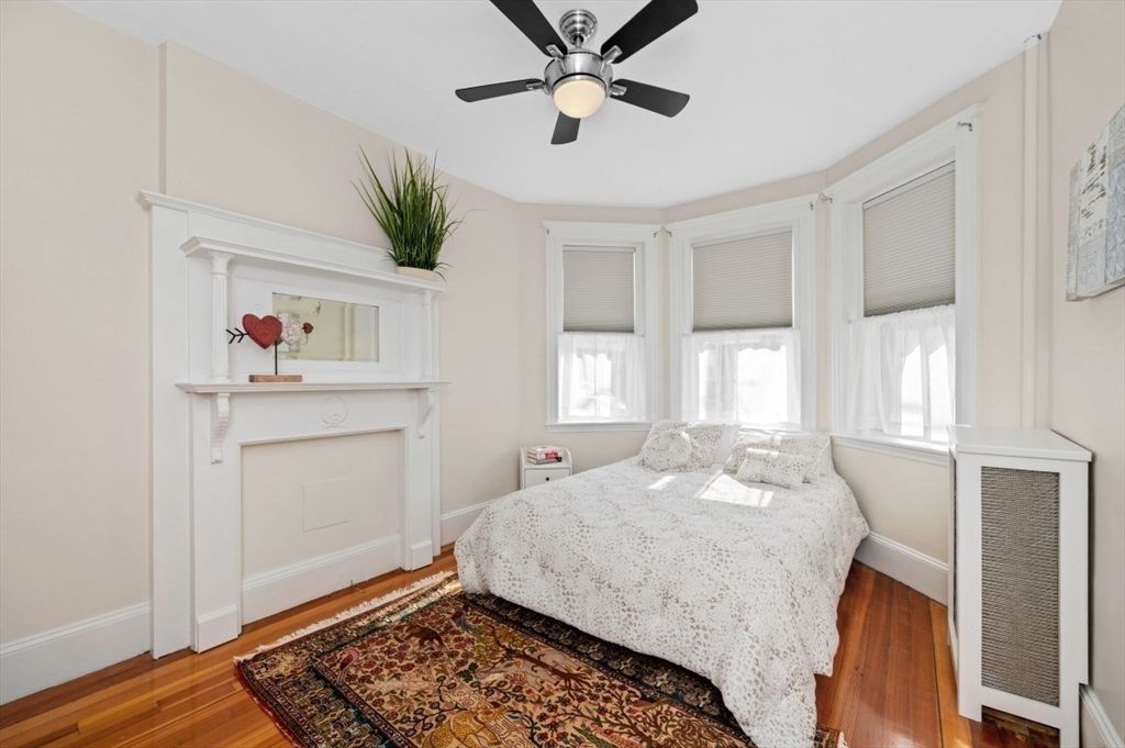 18 School Lane 1, Watertown, MA 02472