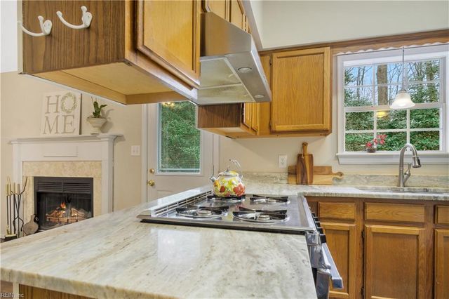 2917 Richard GRV S, Williamsburg, VA 23185