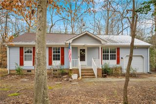 2917 Richard GRV S, Williamsburg, VA 23185