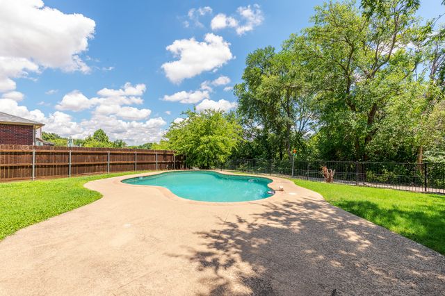 2116 Willow Court, Little Elm, TX 75068