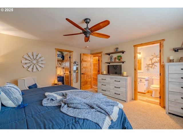 15805 Ne NOBLE St, Vancouver, WA 98682