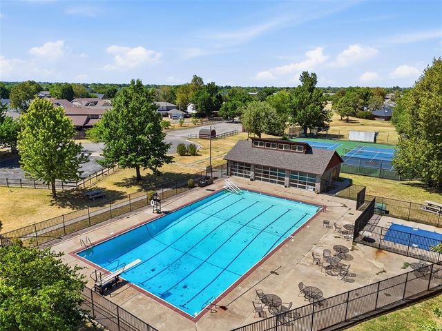 6708 Whitehall Drive, Oklahoma City, OK 73132