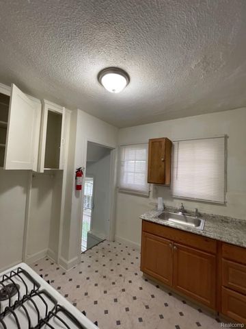 9137 Birwood Street, Detroit, MI 48204
