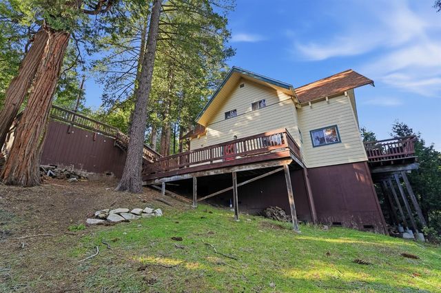 29667 Lassen Dr, Long Barn, CA 95335