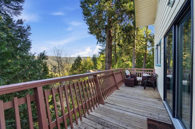 29667 Lassen Dr, Long Barn, CA 95335