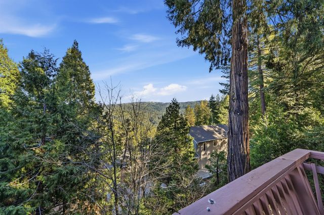 29667 Lassen Dr, Long Barn, CA 95335