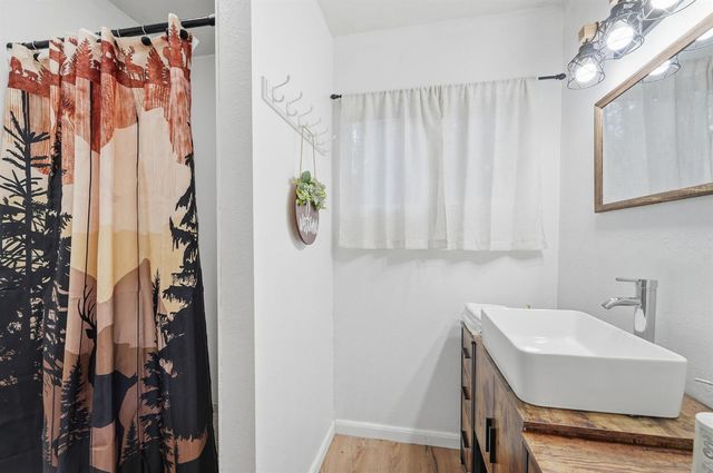 29667 Lassen Dr, Long Barn, CA 95335