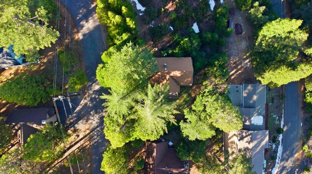 29667 Lassen Dr, Long Barn, CA 95335