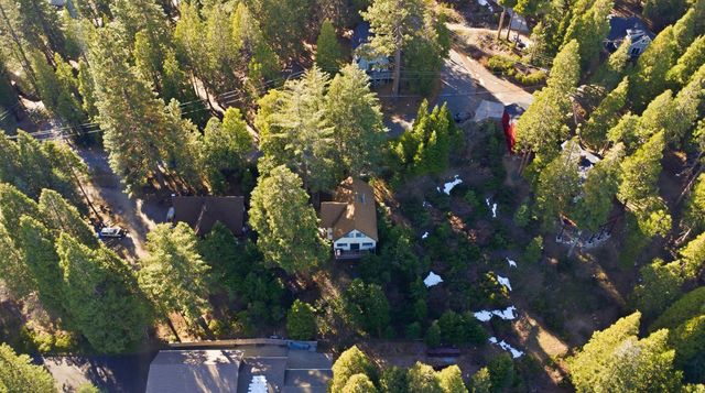 29667 Lassen Dr, Long Barn, CA 95335