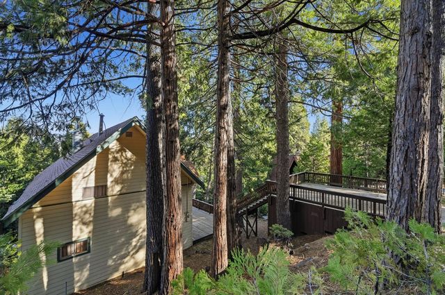 29667 Lassen Dr, Long Barn, CA 95335