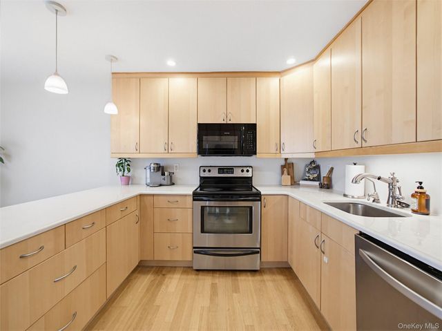 1 Heritage Drive J, New City, NY 10956