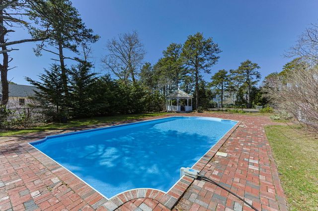 27 Whereaway Lane, Wellfleet, MA 02667