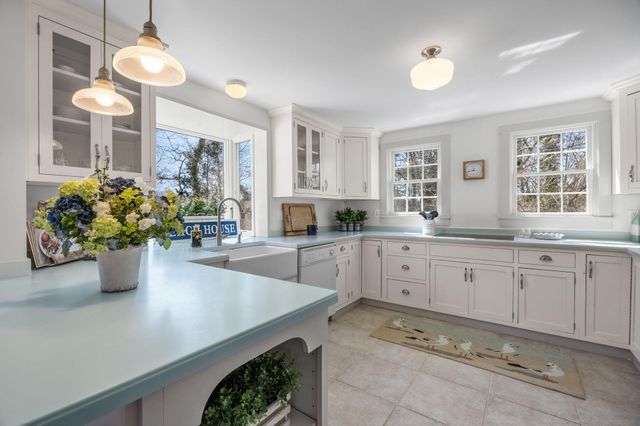 27 Whereaway Lane, Wellfleet, MA 02667